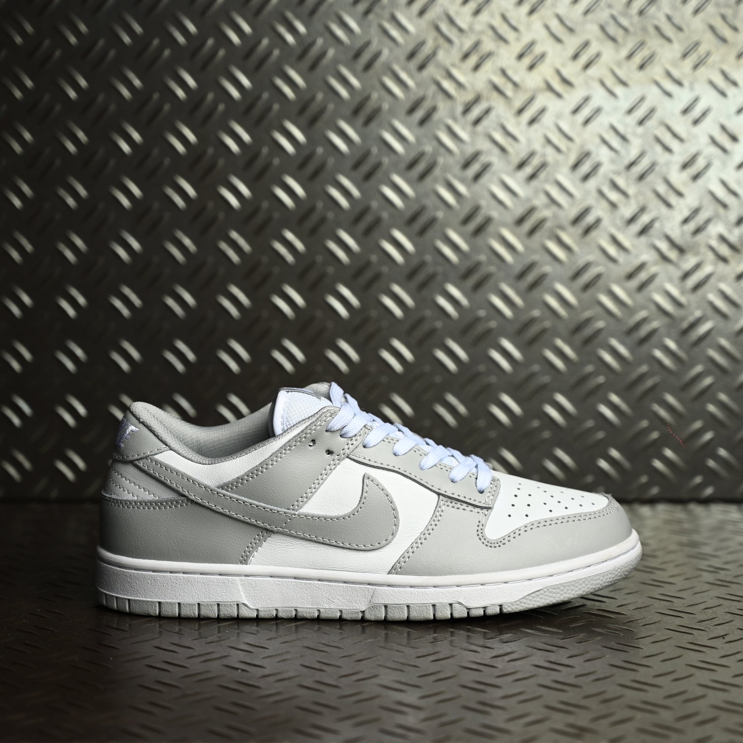 Nike Dunk Low Photon Dust