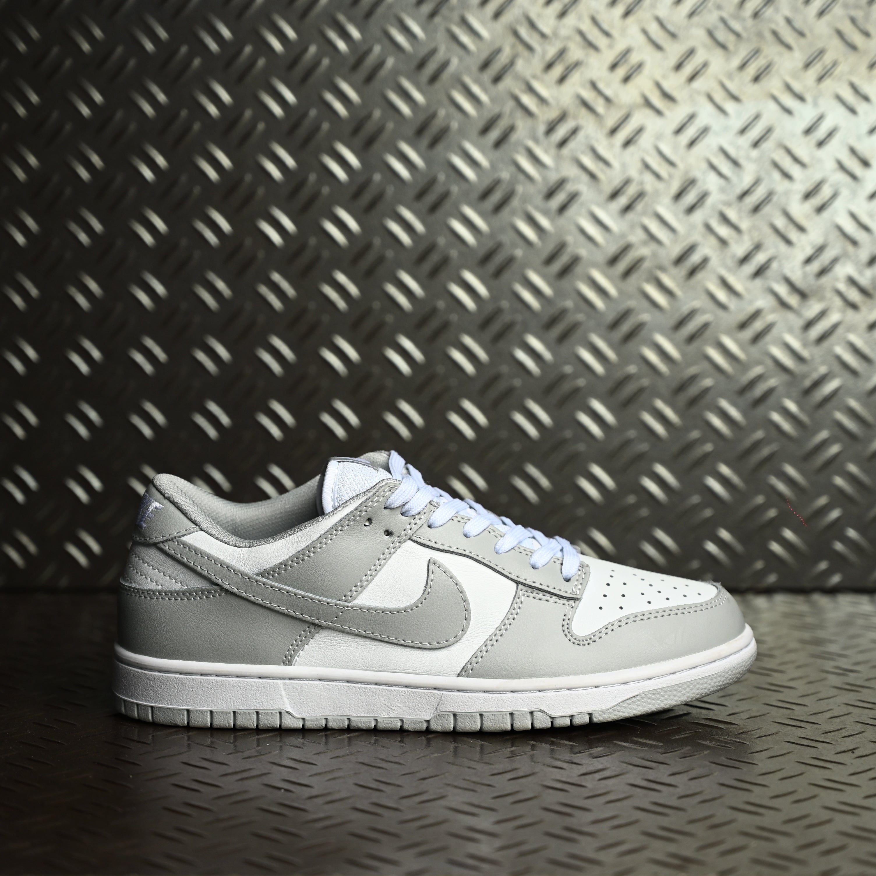 Nike Dunk Low Photon Dust