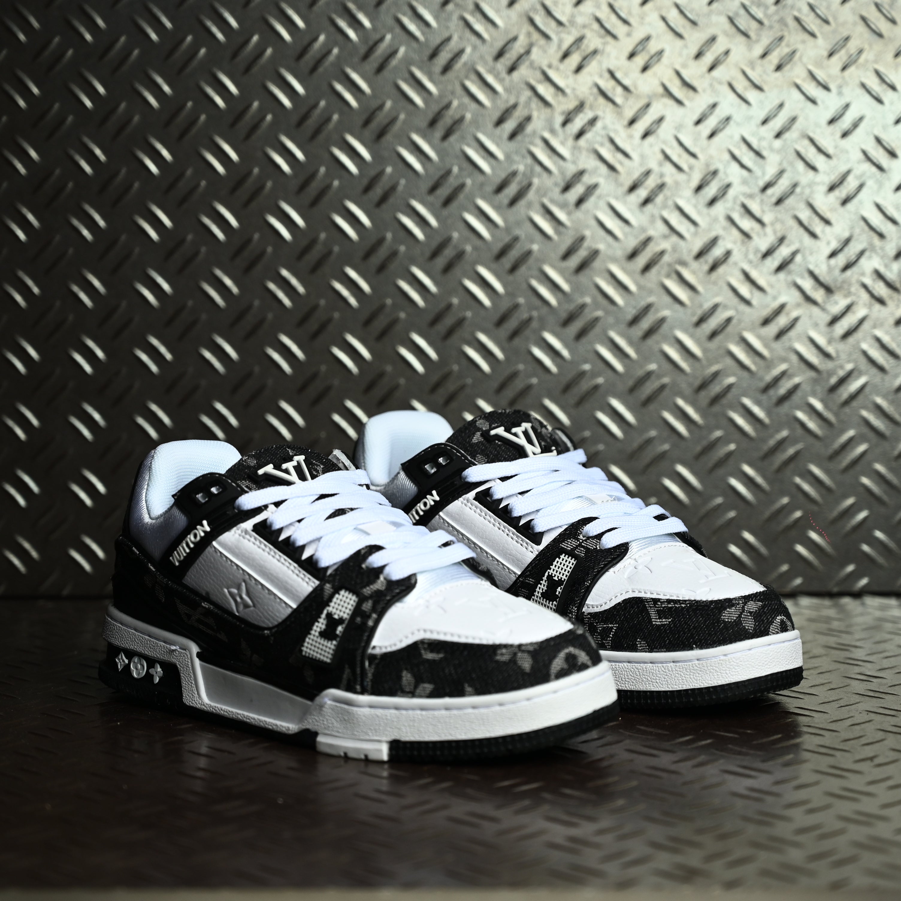 Louis Vuitton LV Trainer White Black