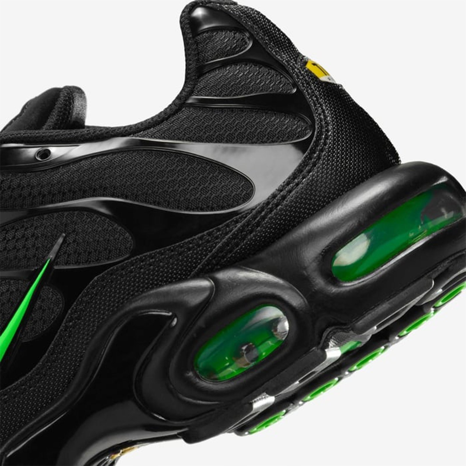 Nike Air Max Plus TN Black Green Strike